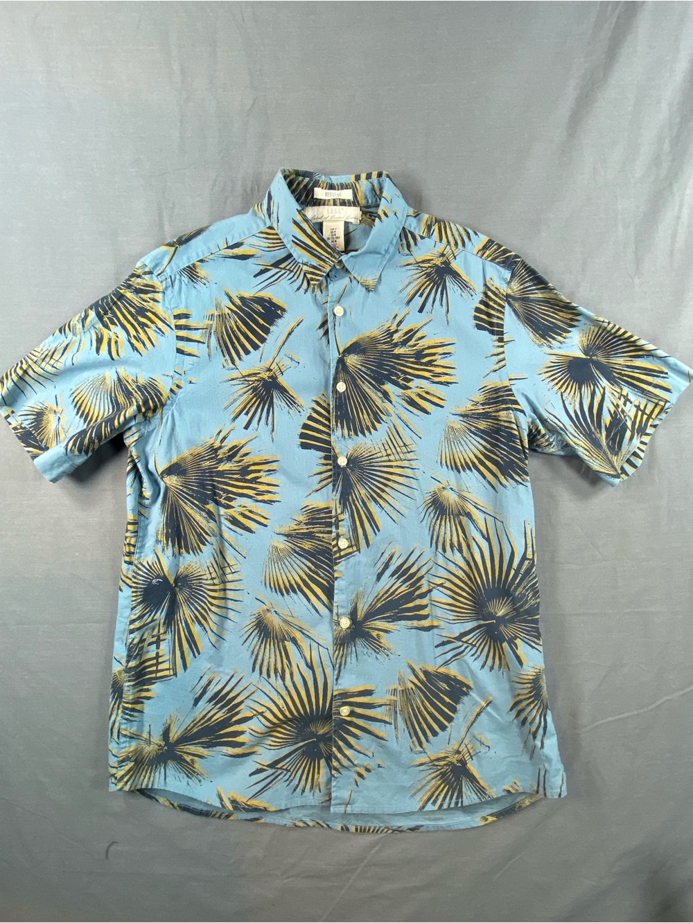 H&M Light Blue Palm-Print Short-Sleeve Button Shirt